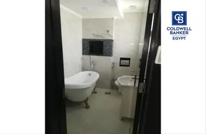فيلا - 4 غرف نوم - 5 حمامات للبيع في الجريا - كمبوندات الشيخ زايد - الشيخ زايد - الجيزة