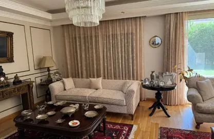 Villa - 5 Bedrooms - 3 Bathrooms for sale in Royal City - Sheikh Zayed Compounds - Sheikh Zayed City - Giza