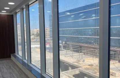 مساحات مكتبية - استوديو - 2 حمامات للايجار في تريفيوم سكوير - شارع التسعين الشمالي - التجمع الخامس - مدينة القاهرة الجديدة - القاهرة