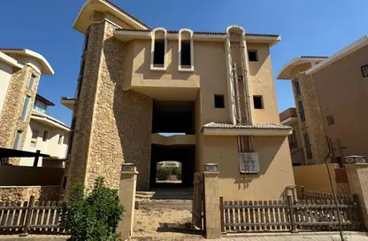 فيلا - 5 غرف نوم - 3 حمامات للبيع في ريفير وواك - المستثمرين الشمالية - مدينة القاهرة الجديدة - القاهرة