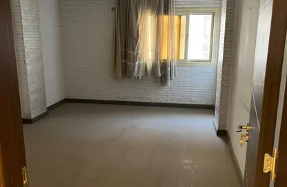 شقة - 3 غرف نوم - 2 حمامات للبيع في شارع النزهه - ارض الجولف - مصر الجديدة - القاهرة