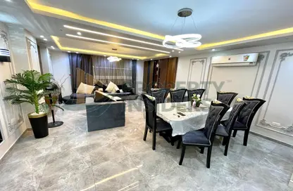 شقة - 3 غرف نوم - 2 حمامات للايجار في ميدان لبنان - المهندسين - الجيزة