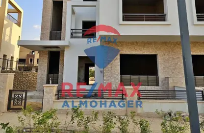 فيلا - 4 غرف نوم - 5 حمامات للبيع في نيو جيزة - طريق مصر اسكندرية الصحراوي - مدينة 6 أكتوبر - الجيزة
