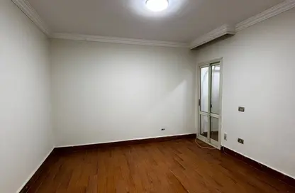 Apartment - 2 Bedrooms - 1 Bathroom for rent in Al Horreya St. - New Maadi - Hay El Maadi - Cairo