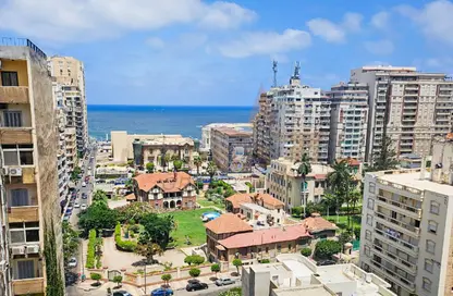 شقة - 3 غرف نوم - 2 حمامات للبيع في جليم - حي شرق - الاسكندرية