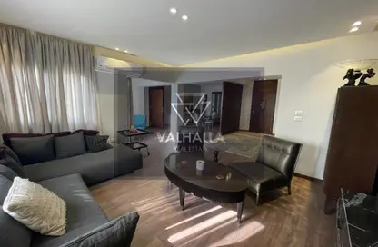 شقة - 2 غرف نوم - 3 حمامات للايجار في شارع محمد مرعشلي - الزمالك - القاهرة