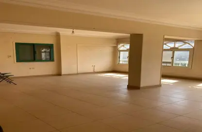 Apartment - 3 Bedrooms - 2 Bathrooms for sale in Al Gehad St. - 1st Zone - Nasr City - Cairo