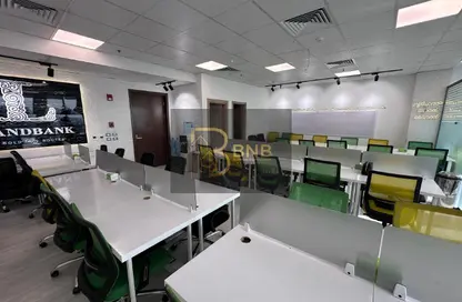 مكتب عمل جماعي - استوديو - 2 حمامات للايجار في كايرو فيستيفال سيتى - المستثمرين الشمالية - مدينة القاهرة الجديدة - القاهرة