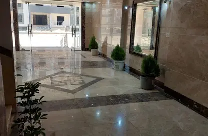 Apartment - 4 Bedrooms - 3 Bathrooms for sale in New Cairo City - Cairo
