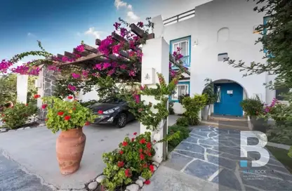 Chalet - 3 Bedrooms - 3 Bathrooms for sale in Mountain View - Ras Al Hekma - North Coast