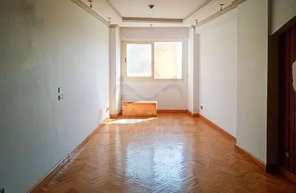 Apartment - 2 Bedrooms - 1 Bathroom for sale in 15 May Street - Smouha - Hay Sharq - Alexandria