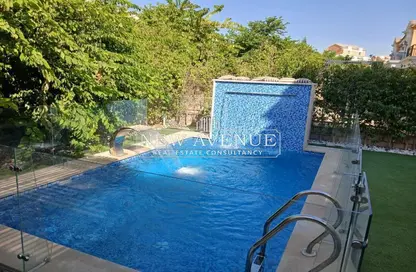 فيلا - 4 غرف نوم - 5 حمامات للبيع في وان جولدن سكوير مول - التجمع الخامس - مدينة القاهرة الجديدة - القاهرة