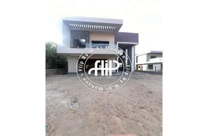 Villa - 4 Bedrooms - 5 Bathrooms for sale in New Giza - Cairo Alexandria Desert Road - 6 October City - Giza