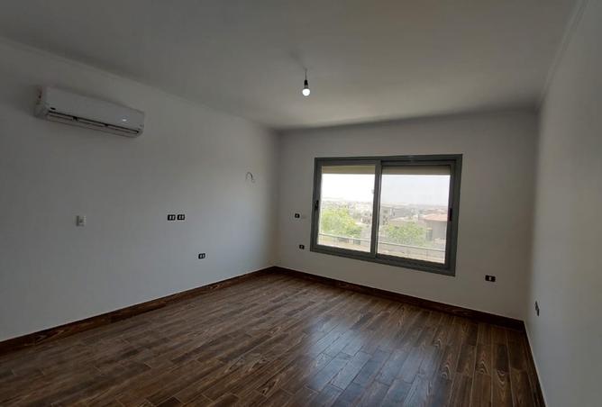 8040339 - Property Image 2
