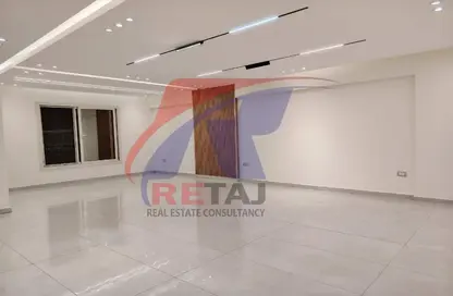 Apartment - 3 Bedrooms - 3 Bathrooms for sale in Ahmed Fakhry St. - 6th Zone - Nasr City - Cairo