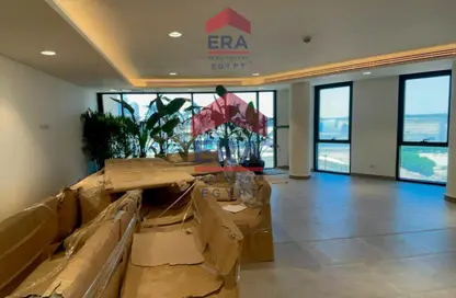 شقة - 3 غرف نوم - 2 حمامات للايجار في طريق بيفرلي هيلز - الحي السابع عشر - الشيخ زايد - الجيزة