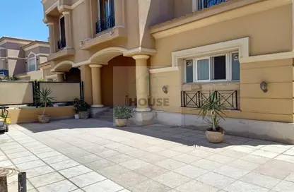 Villa - 3 Bedrooms - 3 Bathrooms for rent in Royal Meadows - Sheikh Zayed Compounds - Sheikh Zayed City - Giza
