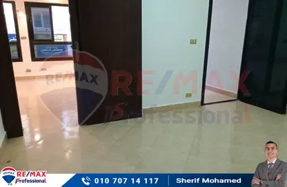 Office Space - Studio - 2 Bathrooms for rent in Omar Lotfy St.   Mahatet Al Raml Square - Raml Station - Hay Wasat - Alexandria