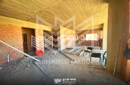 Apartment - 3 Bedrooms - 3 Bathrooms for sale in Makkah Al Mokarama St. - West Somid - 6 October City - Giza