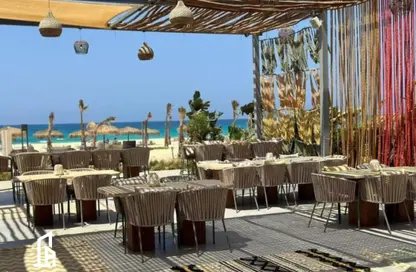 منزل مزدوج - 6 غرف نوم - 6 حمامات للبيع في جايا - راس الحكمة - الساحل الشمالي