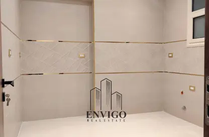 شقة - 3 غرف نوم - 2 حمامات للبيع في شارع محمد طلعت سالم - المنطقة الأولى - مدينة نصر - القاهرة