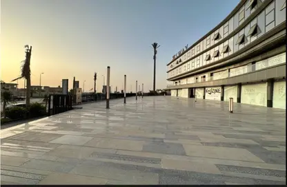 Retail - Studio - 1 Bathroom for rent in Mohamed Naguib Axis - Abou El Houl - New Cairo City - Cairo
