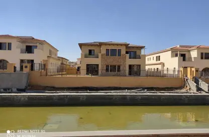 Villa - 3 Bedrooms - 3 Bathrooms for sale in Mivida - 5th Settlement Compounds - The 5th Settlement - New Cairo City - Cairo