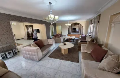Apartment - 4 Bedrooms - 2 Bathrooms for rent in Mohandessin - Giza