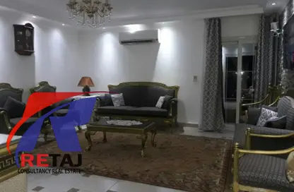 شقة - 4 غرف نوم - 1 حمام للايجار في شارع نجاتي سراج - المنطقة الثامنة - مدينة نصر - القاهرة