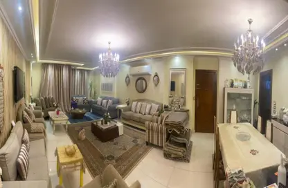 Apartment - 5 Bedrooms - 4 Bathrooms for sale in Al Batal Ahmed Abd El Aziz St. - Mohandessin - Giza