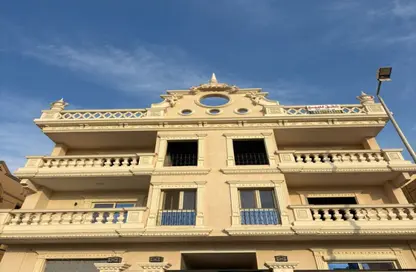 شقة - 3 غرف نوم - 2 حمامات للبيع في المجاورة الثالثة - الحي الثالث شرق - مدينة الشروق - القاهرة