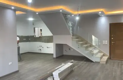 (بنتهاوس  (روف - 3 غرف نوم - 3 حمامات للبيع في باتيو كازا - الباتيو - كمبوندات الشروق - مدينة الشروق - القاهرة
