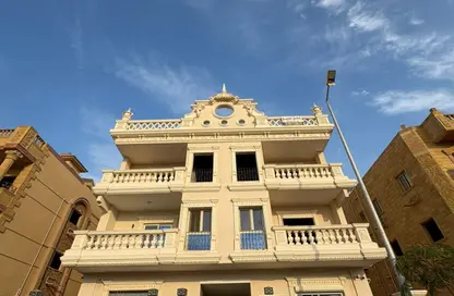 شقة - 3 غرف نوم - 2 حمامات للبيع في المجاورة الثانية - الحي الثالث شرق - مدينة الشروق - القاهرة