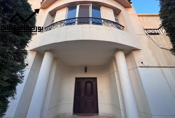 8243306 - Property Image 2