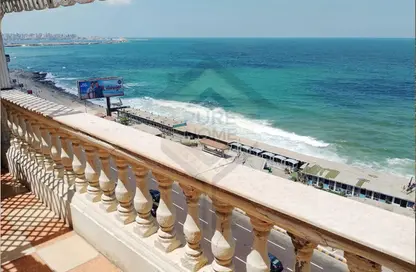 شقة - 3 غرف نوم - 2 حمامات للايجار في طريق الجيش - كامب شيزار - حي وسط - الاسكندرية