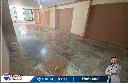 Apartment - 3 Bedrooms - 3 Bathrooms for rent in Al Shaheed Adel Mahmoud St. - Roushdy - Hay Sharq - Alexandria