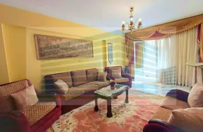 شقة - 3 غرف نوم - 2 حمامات للايجار في طريق ابو قير - زيزينيا - حي شرق - الاسكندرية