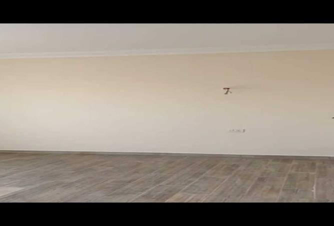 8040429 - Property Image 2