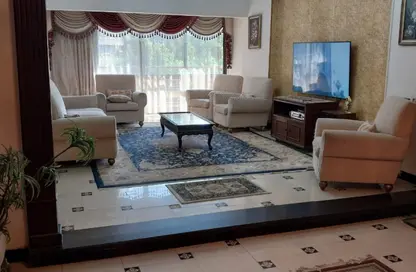 شقة - 3 غرف نوم - 3 حمامات للبيع في شارع محمد مرعشلي - الزمالك - القاهرة