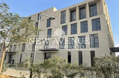 Office Space - Studio - 4 Bathrooms for sale in District 5 - 5th Settlement Compounds - The 5th Settlement - New Cairo City - Cairo