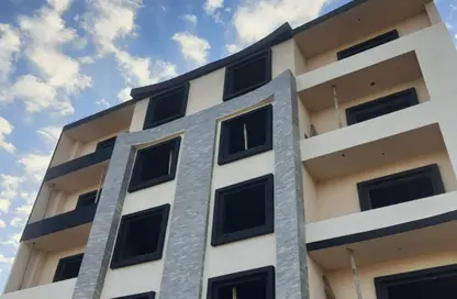 شقة - 3 غرف نوم - 2 حمامات للبيع في المجاورة الاولي - المنطقة الاولي - مدينة الشروق - القاهرة