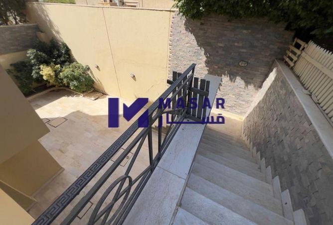8039360 - Property Image 2