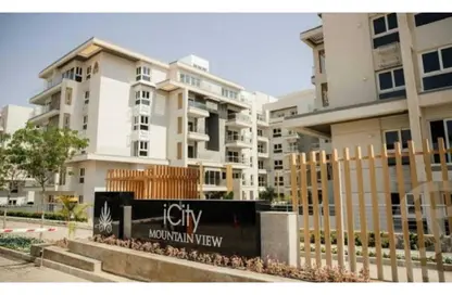 Villa - 3 Bedrooms - 3 Bathrooms for sale in Mountain View iCity October - 6 October Compounds - 6 October City - Giza