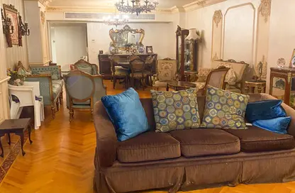 Apartment - 4 Bedrooms - 3 Bathrooms for sale in Kamal Eldin Salah St. - Smouha - Hay Sharq - Alexandria