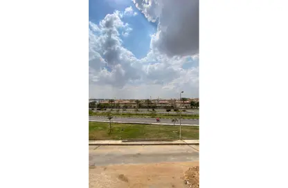 Apartment - 3 Bedrooms - 3 Bathrooms for sale in Area B - Ganoob El Acadimia - New Cairo City - Cairo