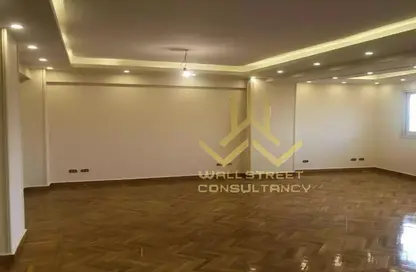 Apartment - 3 Bedrooms - 2 Bathrooms for sale in Mostafa Al Nahas St. - 6th Zone - Nasr City - Cairo