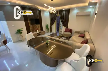 شقة - 2 غرف نوم - 2 حمامات للايجار في ميدان دجله - دجلة - حي المعادي - القاهرة