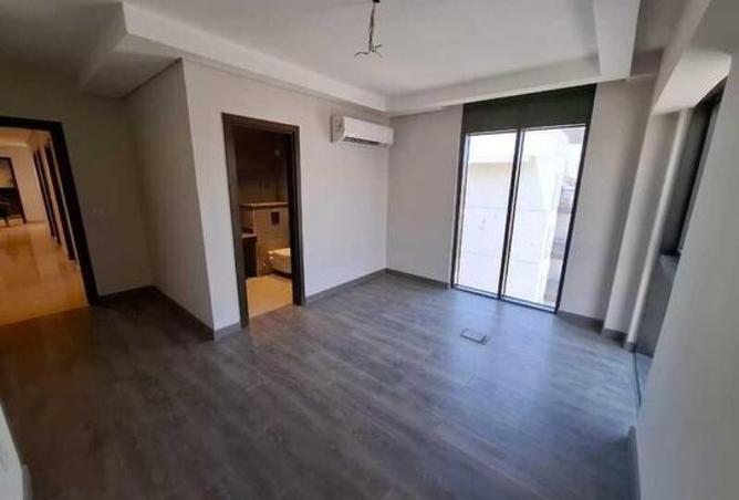 8121972 - Property Main Image