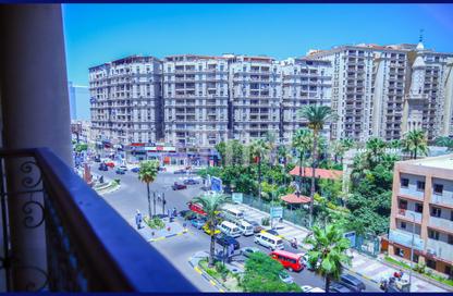 Apartment - 3 Bedrooms - 3 Bathrooms for sale in Mohamed Fawzy Moaz St. - Smouha - Hay Sharq - Alexandria