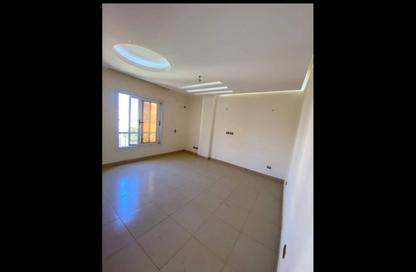 شقة - 3 غرف نوم - 2 حمامات للايجار في عمارات البنفسج - البنفسج - مدينة القاهرة الجديدة - القاهرة